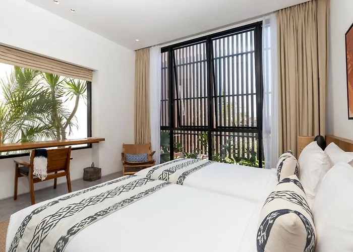 Botanika Estate Private Pool アパート チャングー